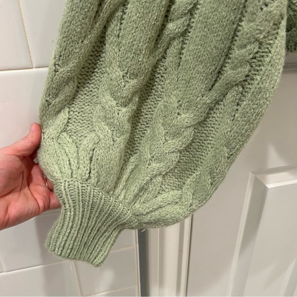 Altar'd State Capri Sage Cropped Oversized Cable Knit Sweater Puff Sleeves Sz XS - Picture 6 of 11